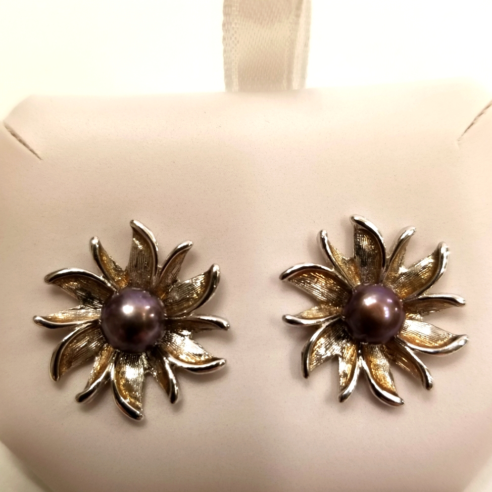 Reduced Oscar De La Renta Purple Fresh Pearls Silver Purple Convertible Earring 157$